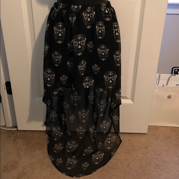 H&M high-low skull 💀 design skirt - Picture 1 of 3